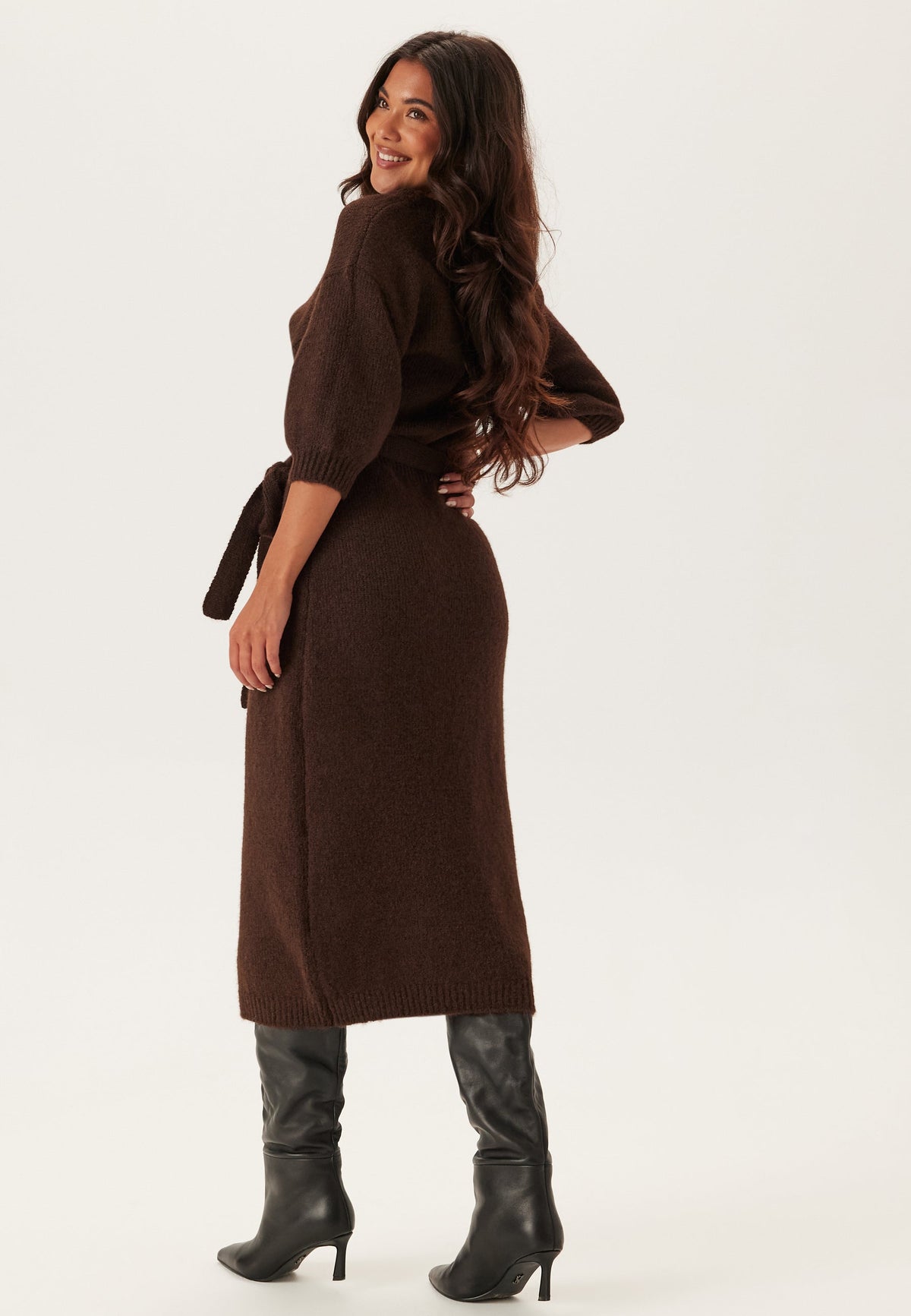 Amara Elegant Short Sleeve Knitted Midi Dress
